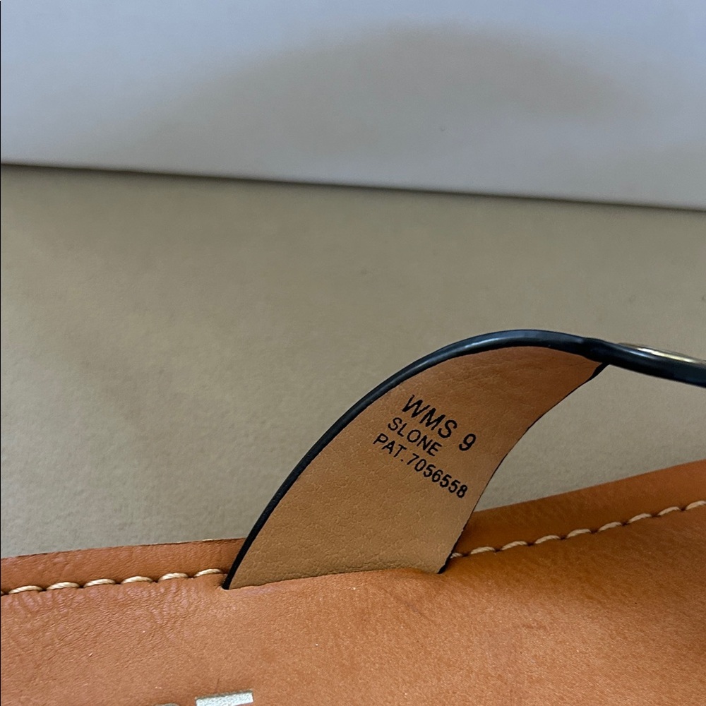 Report Black and Tan Sandals with Gold Accents new in box - Picture 5 of 7